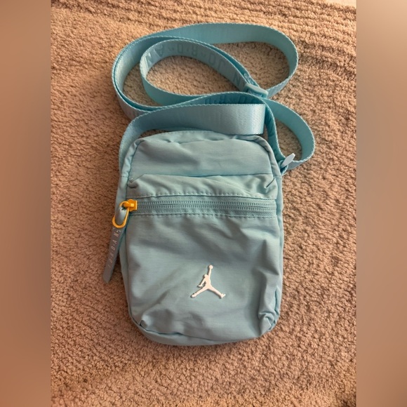 New Jordan Blue Crossbody Bag Sleek Design with yellow trim Crossbody - Picture 2 of 6